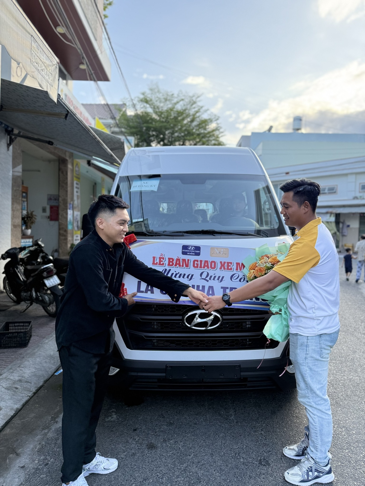 DỊCH VỤ ĐƯA ĐÓN SÂN BAY CAM RANH -> Tp. NHA TRANG DỊCH VỤ ĐƯA ĐÓN SÂN BAY CAM RANH -> Tp. NHA TRANG