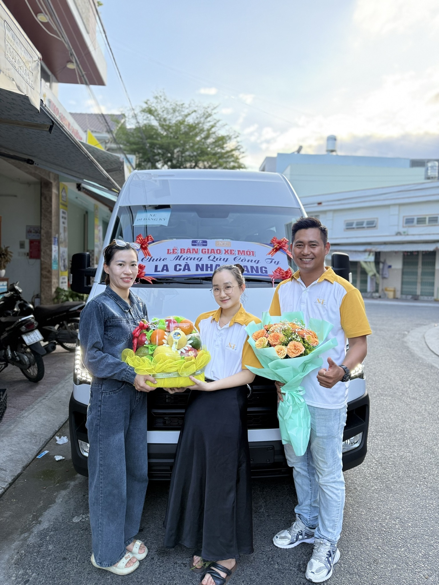 DỊCH VỤ ĐƯA ĐÓN SÂN BAY CAM RANH -> Tp. NHA TRANG DỊCH VỤ ĐƯA ĐÓN SÂN BAY CAM RANH -> Tp. NHA TRANG