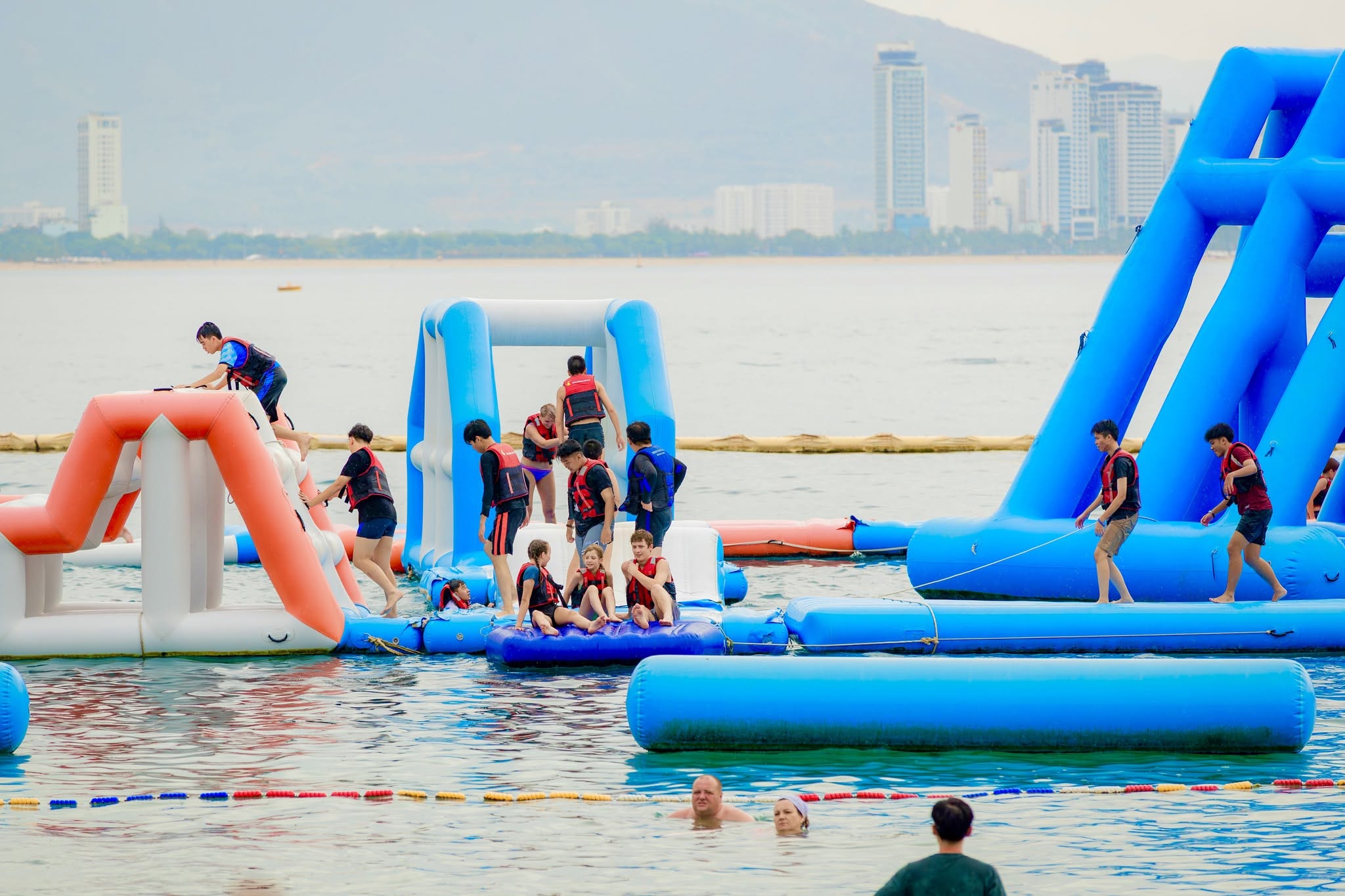 VÉ VINWONDERS + BUFFET TRƯA HOẶC TỐI VÉ VINWONDERS + BUFFET TRƯA HOẶC TỐI