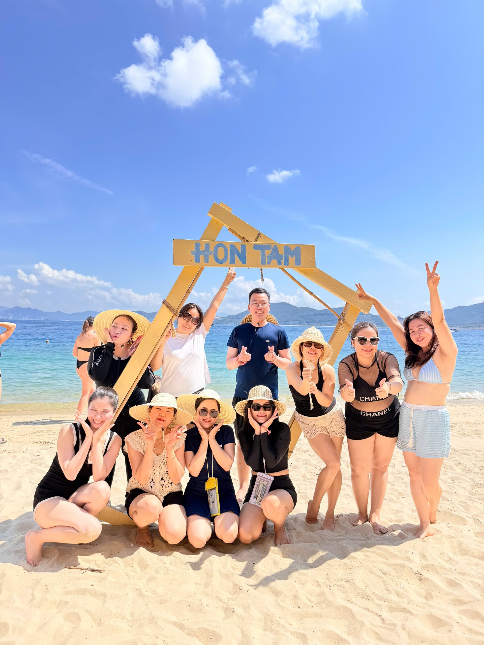 TOUR 1 ĐẢO HÒN TẰM TOUR 1 ĐẢO HÒN TẰM