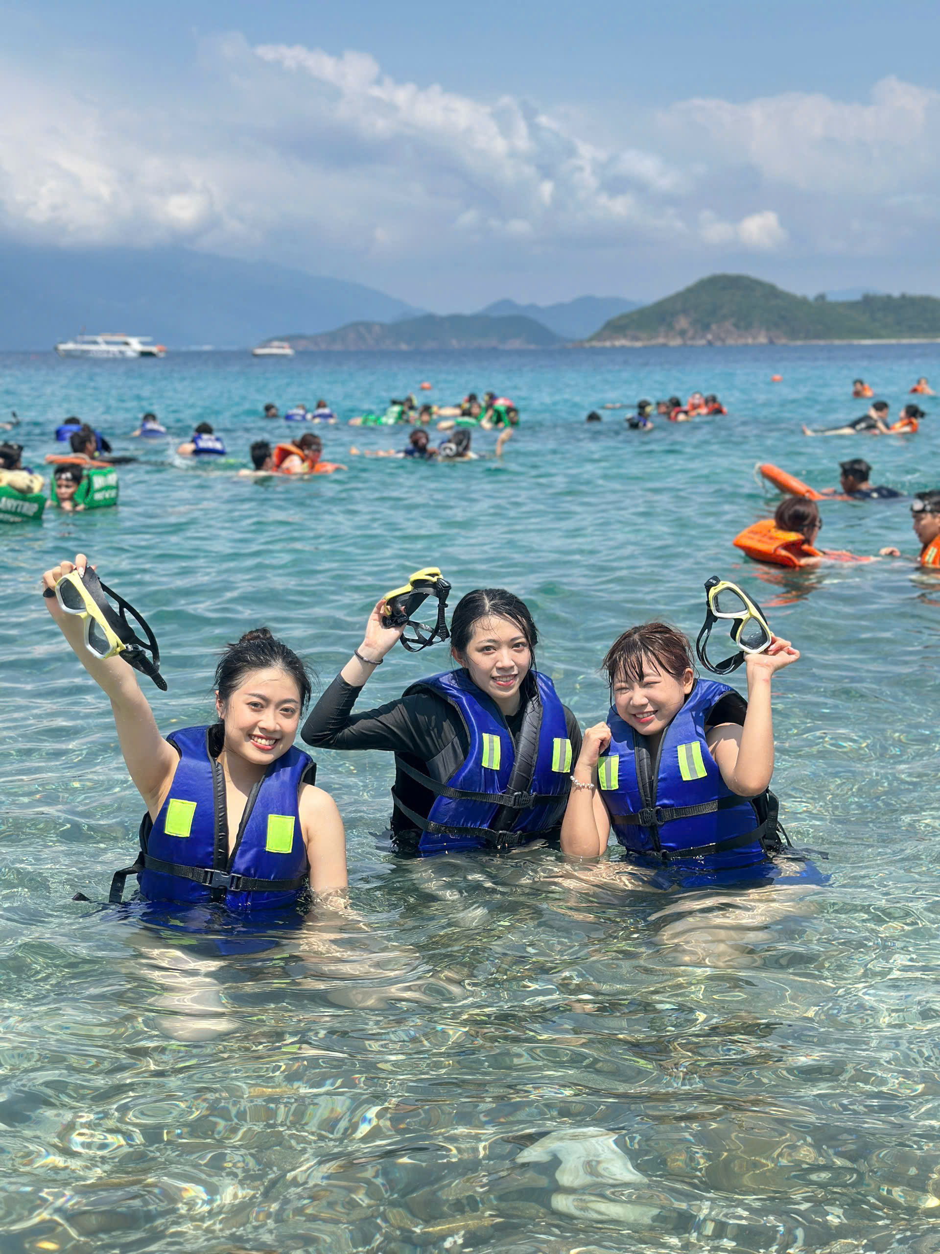 TOUR HÒN MUN - LÀNG CHÀI - HÒN TẰM ( BIỂN A + B ) TOUR HÒN MUN - LÀNG CHÀI - HÒN TẰM ( BIỂN A + B )